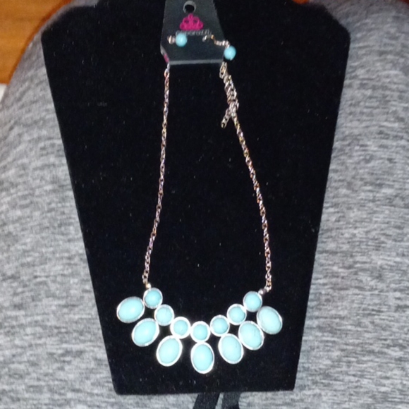 Paparazzi necklace 2 pc set